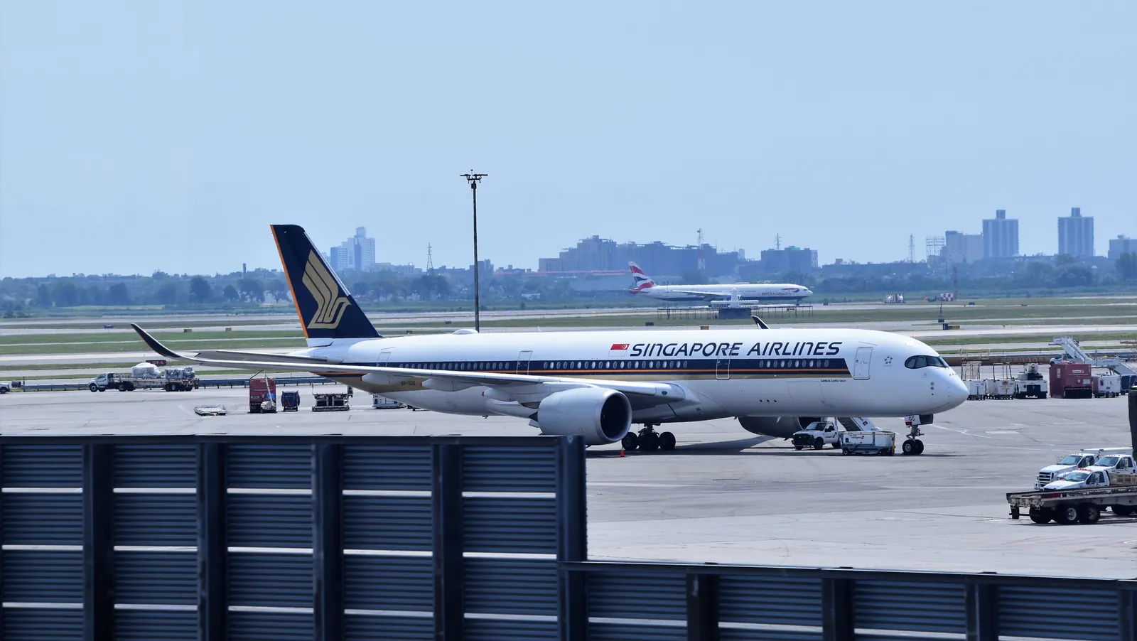 Airbus A350-900ULR Singapore Airlines s registrací 9V-SGG na letišti JFK v New Yorku